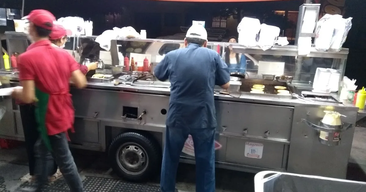 Dogos y Hamburguesas Rigo's