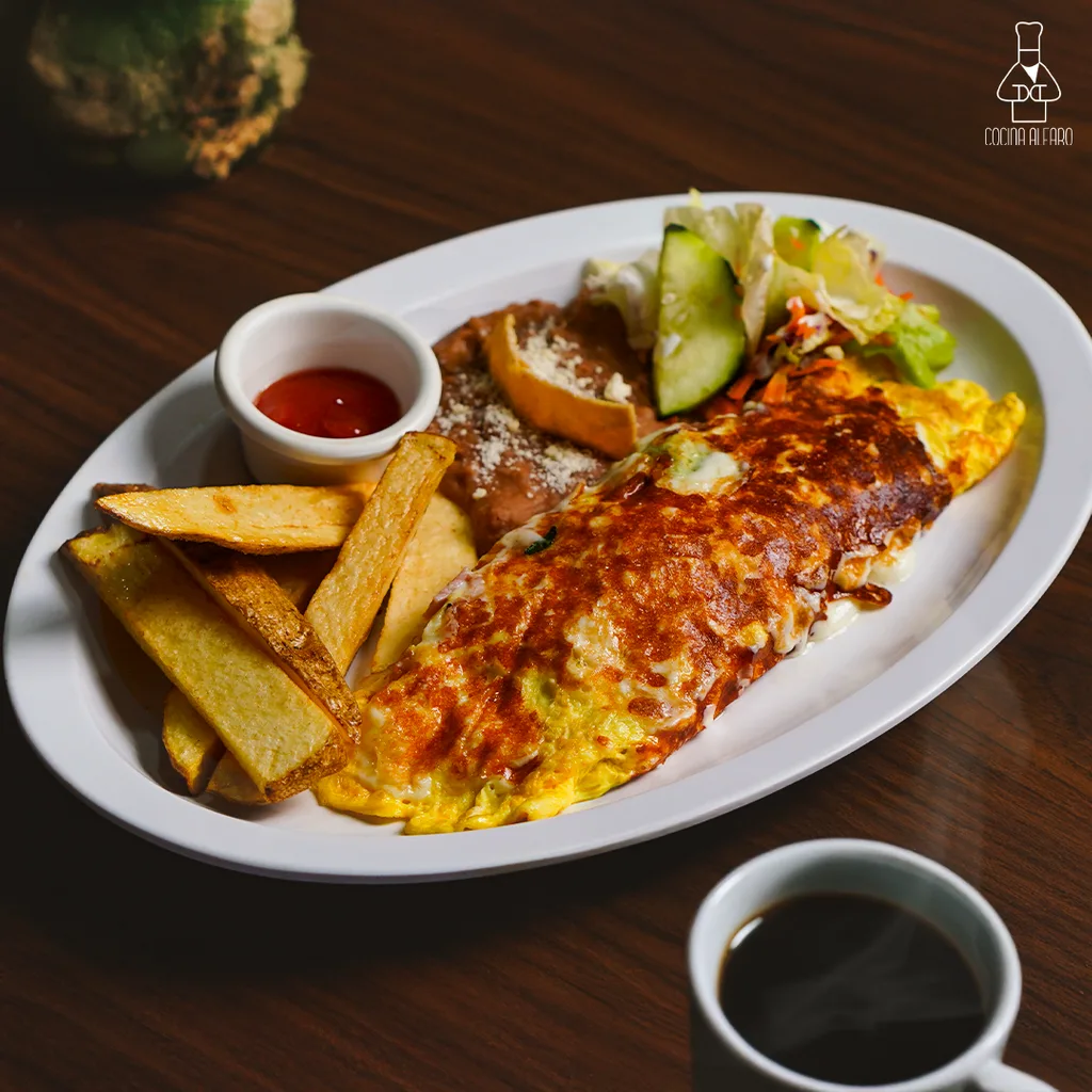 Omelette en costra de queso — Cocina Alfaro, San Luis Río Colorado