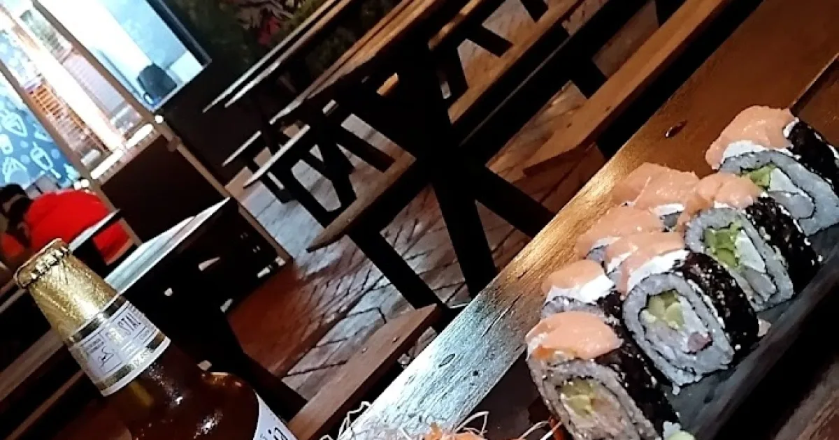 Roll Roll Sushi & More